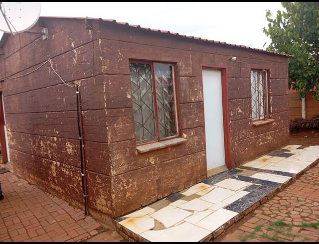 2 BEDROOM HOUSE FOR SALE IN PALM RIDGE EXT 2